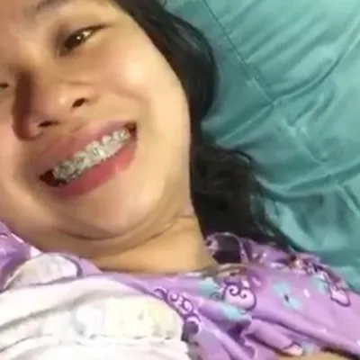 Maganda Ang Ngiti Kasi Kinain Ni Besy Ang Kanyang Pussy