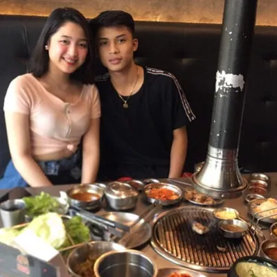 Viral - Nilibre Muna ng Samgy Bago Barurutin Ang Pussy