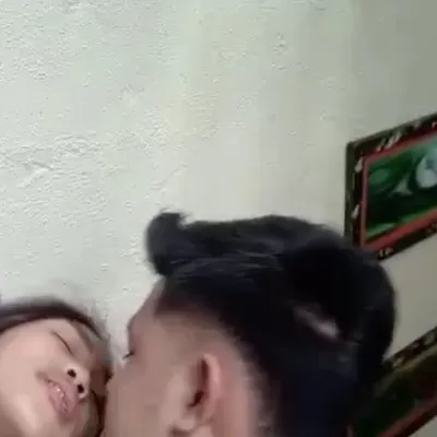 Dinaan Muna sa Kiss Ang Balak na Hindi Kanais-nais