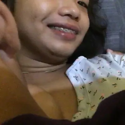 Bumigay Sa Neck Kisses si Princess